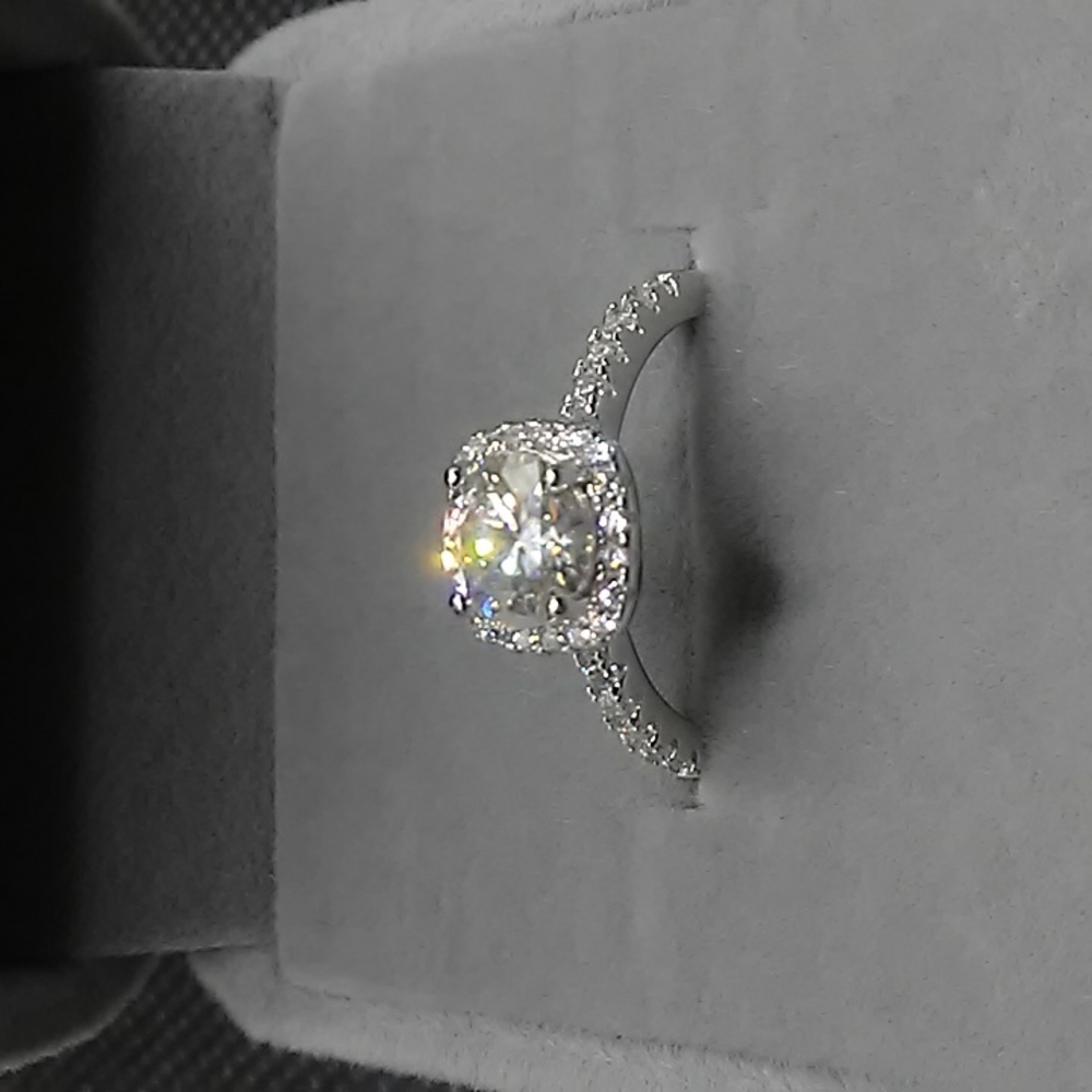 CERTIFIED 1ct Moissanite ring!